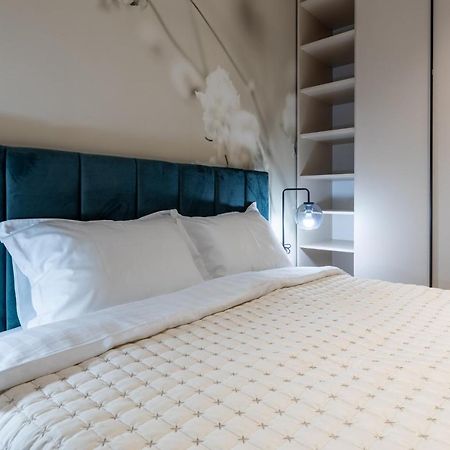 Luxuria Toff Dominium Apartments Bukarest Eksteriør billede